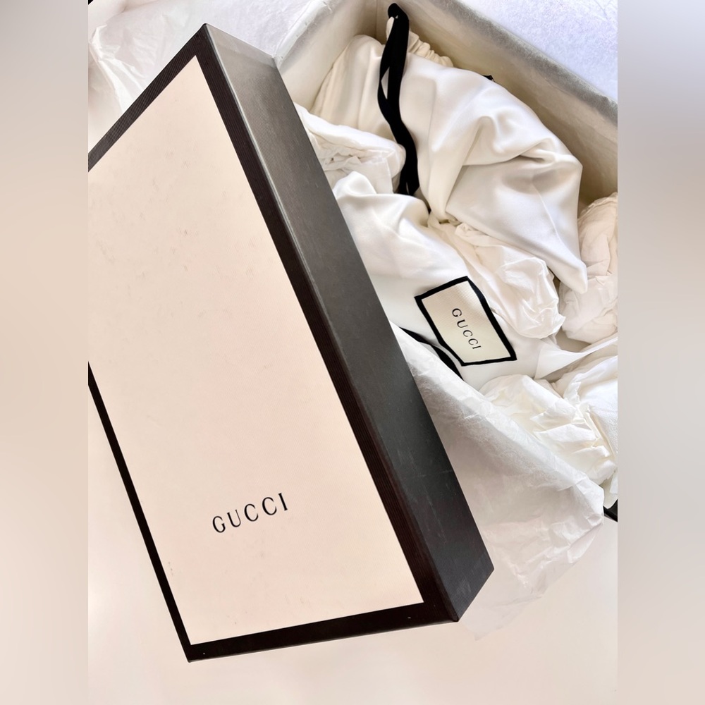 NEW, Authentic Gucci Slingback Kitten-Heel Sandals in Black and Gold - Picture 9 of 13